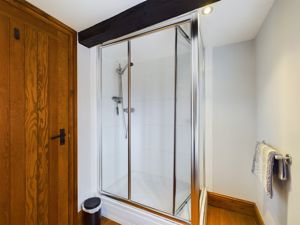 En-suite- click for photo gallery